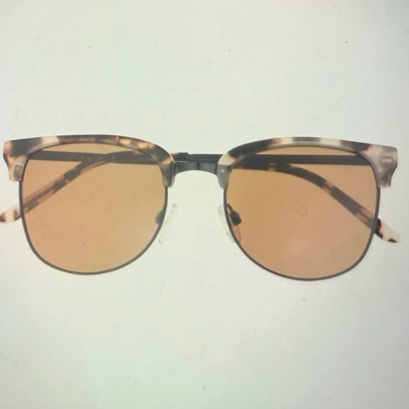 53mm Evasive Brow Bar Square Sunglasses QUAY New with tags - Picture 1 of 3